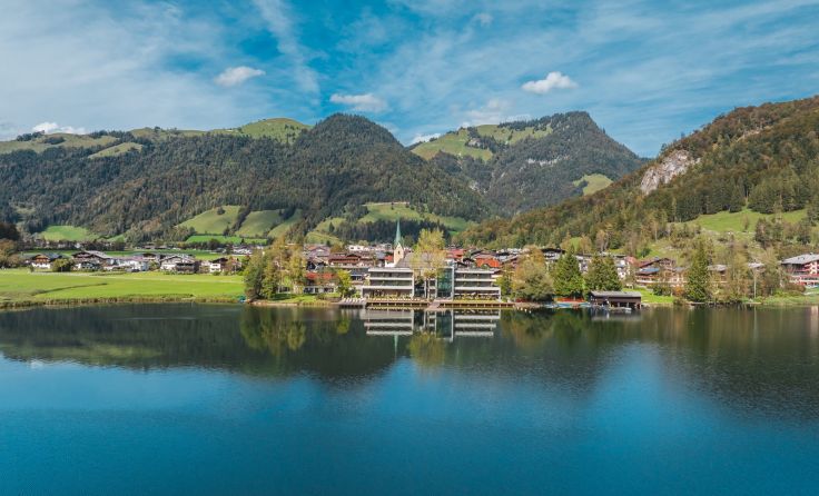 Das Lakeside zwischen Bergen und See (Foto: Mathäus Gartner/Das Lakeside)