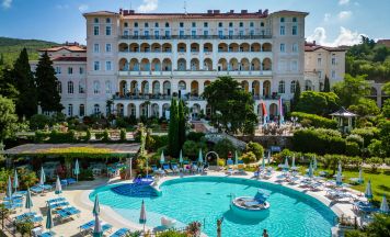 Herbsturlaub in Crikvenica: Wellness, Meer und heilendes Klima im Kvarner Palace genießen
