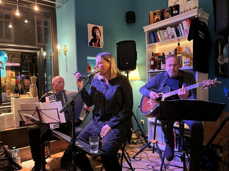 Piaf, Aznavour und Zaz zu Gast im La Petite France in Linz