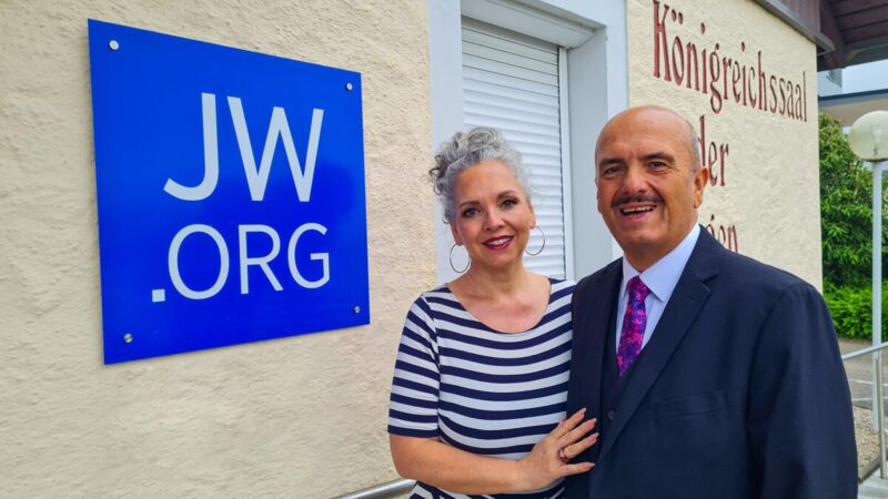 Dürfen Zeugen Jehovas Kontakt Zu Andersgläubigen www.tips.at