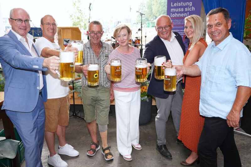 volles-haus-bei-der-hau-ruck-messe