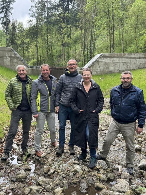 hochwasserschutz-arbeiten-am-h-llm-hlbach-in-urfahr-abgeschlossen