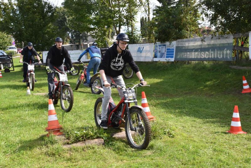 Fit für den Frühling am Moped und Motorrad