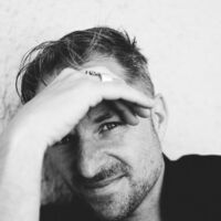 RIED/I., 1 × 2 Karten für Tag 2 des KiK OPEN AIRS (Philipp Hochmair), Donnerstag, 4. Juni