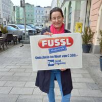RIED. 1 x 100 Euro-Warengutschein der Fussl Modestraße im Rahmen der Glücksengerl-Aktion zu gewinnen