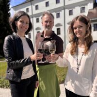ZELL/PRAM. 3x2 Stempelpässe für Weinerlebnis im Schloss am 30. Mai