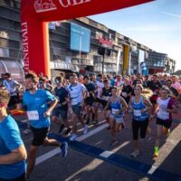 VÖCKLABRUCK. 2 x Startplätze für ein Dreierteam beim business2run Firmenlauf in der VARENA