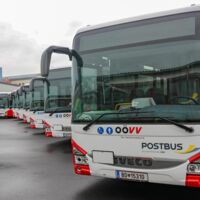 Betrunkene jugendliche Randalierer im Disco-Bus Nachtschwärmer