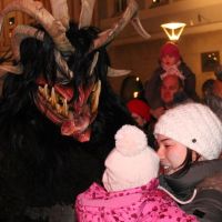 Adventzauber: Engerl und Perchten in Ried