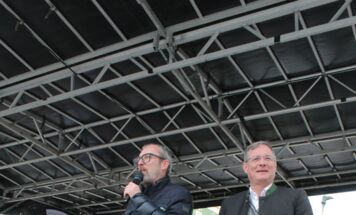 Moderator Thomas Krkosch und Bürgermeister Bernhard Zwielehner