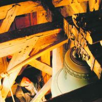 Steinbruch-Kirche bekommt ihre Glocken zurück