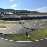 Kleine Flitzer groß in Fahrt: Motorrad-Weltmeisterschaft kommt nach Aigen-Schlägl