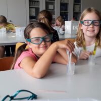 Junge Helfenberger forschten und staunten an der Kinderuni