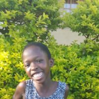 Mit jedem Ziegel wächst das Community Center für Nurturing Uganda