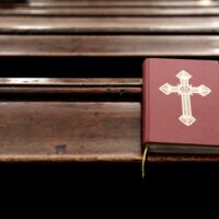 Weniger Kirchenaustritte im Corona-Jahr
