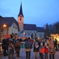 Regauer Advent stimmte auf Weihnachtsfest ein