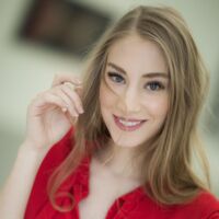 Vize-Miss Angelika Doss startet musikalisch durch