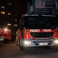 Wohnungsbrand in der Linzer Rilkestraße fordert eine Verletzte
