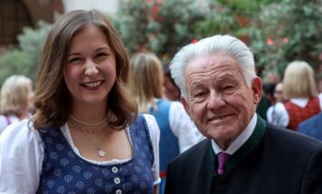 Ministerin Claudia Bauer und LH a. D. Josef Pühringer (Foto: Volker Weihbold)