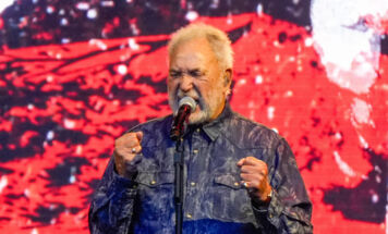 Sir Tom Jones am Linzer Domplatz 2026. (Foto: Oliver Erenyi)