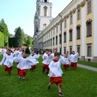 4000 Ministranten aus Österreich starten zum Treffen mit Papst Franziskus