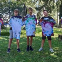 Jugendliche gestalteten im ÖGJ-Jugendzentrum Hörsching kreative T-Shirts