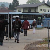 Bischofstettner Feuerwehrhalle wird zu einem Transitlager