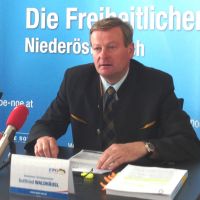 Blaue sind gegen das „Budget des Grauens“