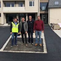 Dorfplatz Unterbergern rechtzeitig zum Jubiläum fertiggestellt