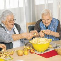 Wohnen & Pflege | St. Raphael Bad Schallerbach: Heurigennachmittag lädt zum Blick hinter die Kulissen ein