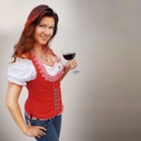 Weinliebhaber treffen sich beim Vinum