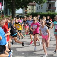 LaufWunder: Schüler der NMS Prambachkirchen laufen für St. Pius