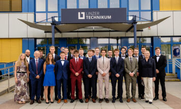 Die Klasse 5BHME, Fachrichtung Mechatronik, am Linzer Technikum (Foto: Thomas Brunner photography)