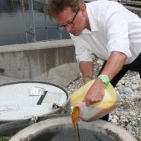 Ohlsdorfer Wasserkrimi: Färbeversuch hat begonnen