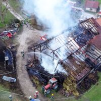 Zehn Feuerwehren bei Brand auf Vorchdorfer Bauernhof im Einsatz