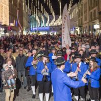 Festliche Weihnachtseinschaltfeier und Rieder Weihnachtsglück