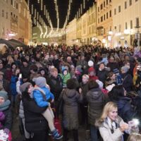 Einschaltfeier: Ried stimmt sich auf den Advent ein
