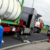 11-jähriger Radfahrer von LKW erfasst