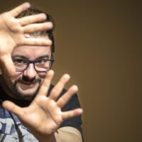 Benefizkonzert Hands up High: Viele Hände für ein Fest der Menschlichkeit