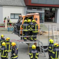 Feuerwehren übten technische Einsätze in Theorie und Praxis