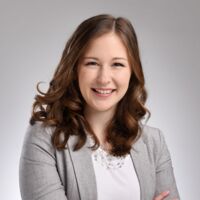 Claudia Plakolm: „In den Ausschüssen sind alle viel handzahmer“