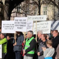 Landesrat Achleitner reagiert auf Erdkabel statt Freileitung-Demo