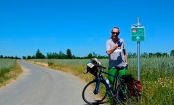 Nach der Ortschaft Modsiedl führt die Thayarunde auf Wegen zwischen Feldern hindurch Richtung tschechischer Grenze.  