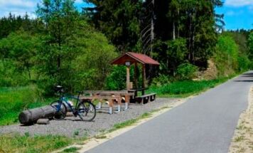 Rastplatz in einem Waldstück zwischen Waldkirchen/Thaya und Fratres