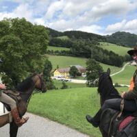 Mit Freunden im Sattel unterwegs