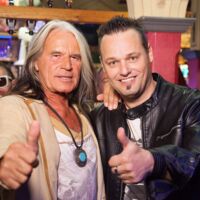 Wochenteiln mit Rocky Roman: Im neuen Video shaken auch Waterloo und Leona Anderson mit