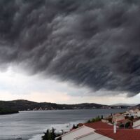 Heftige Unwetter am Mittelmeer: Behörden rufen Alarmstufe Rot aus