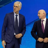 Bericht: Trainer-Legende Arsene Wenger soll Herausforderer von FIFA-Boss Infantino werden