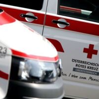 17-jähriger Alkolenker schlief während der Fahrt ein: 2 Verletzte bei Frontalzusammenstoß