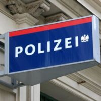 Unbekannter Täter urinierte gegen PKW und schlug Tankstellenpächter nieder - UPDATE: Täter ausgeforscht